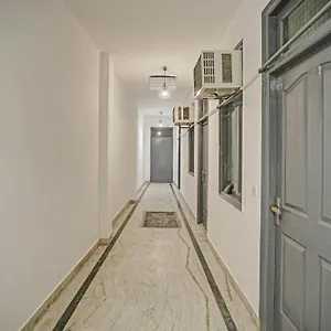 Hotel O The Premium, New Delhi